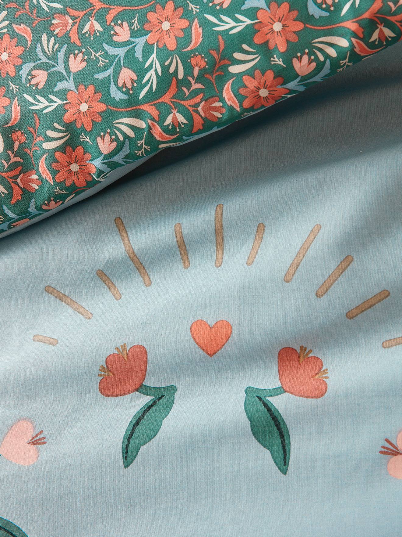 Conjunto infantil GIPSY ROULOTTE com capa de edredom e fronha, azul médio liso com estampas.