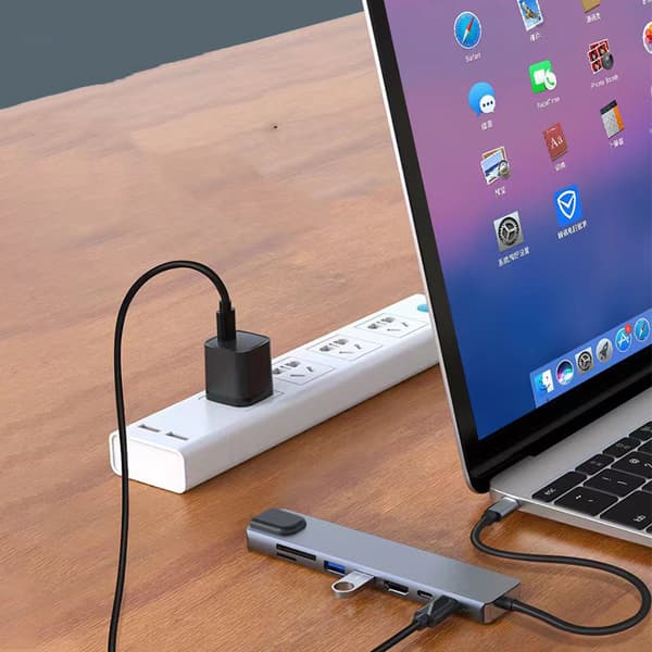 INF USB-C-hub med 8 uttak for USB, UBC PD, HDMI, RJ45, micro-SD Grå