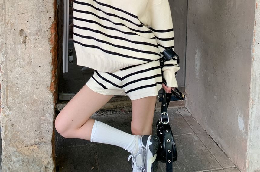 ANORA - Gestreepte polotrui / gebreide short