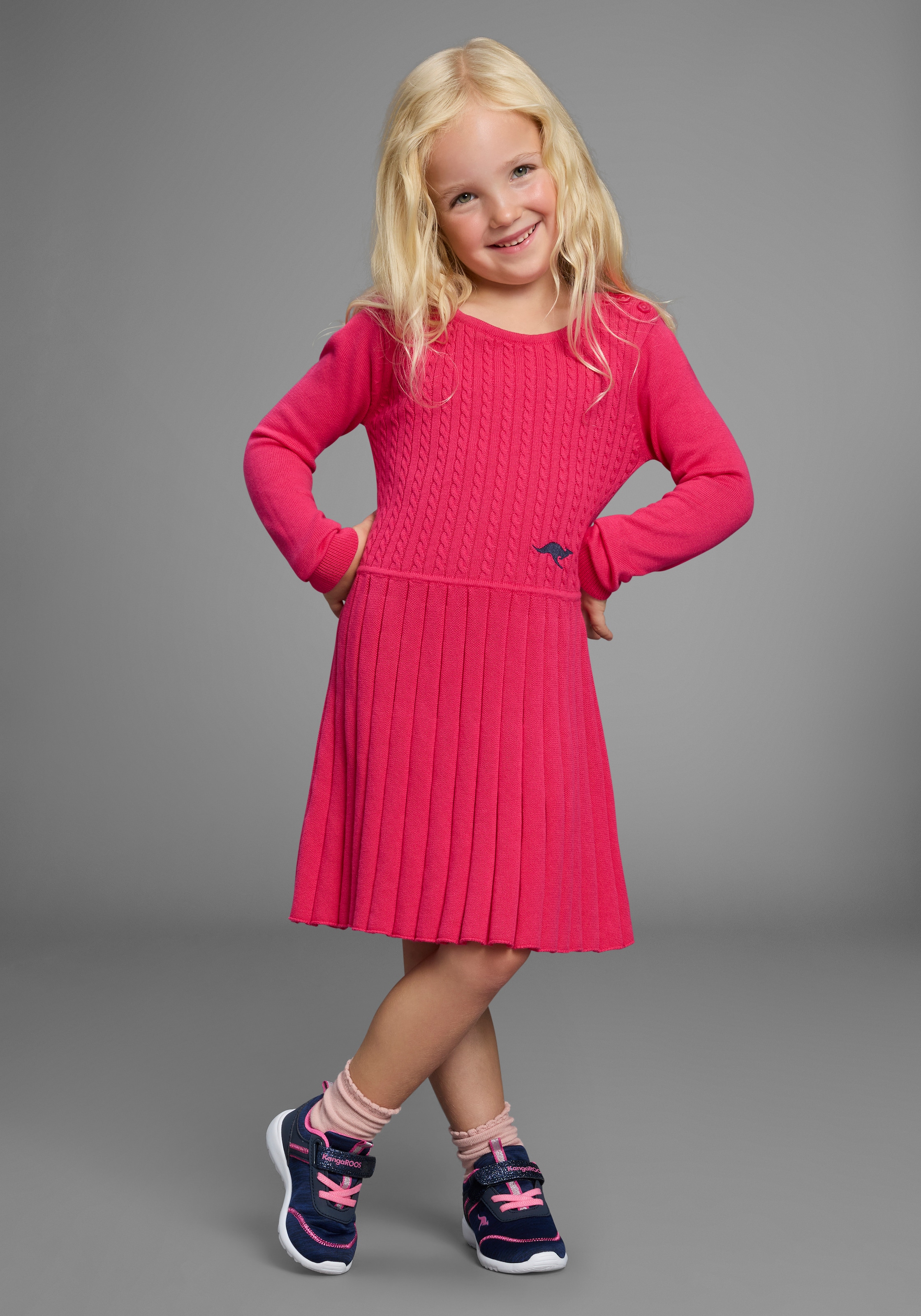 KangaROOS Strickkleid »Strickkleid mit Faltenrock« Niedliches Strickkleid mit Zopfmuster für kleine Mädchen