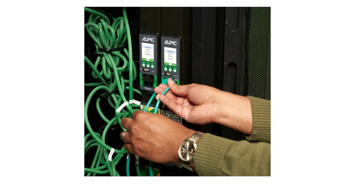 APCAPDU10250ME - Metered, 0U, 16A, 400V  (Zwart, (21x) C13/15 + (21x) C13/15/19/21, IEC60309 16A 3Fase stekker)