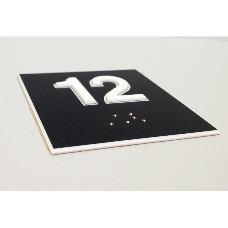 Panneau relief et braille 12