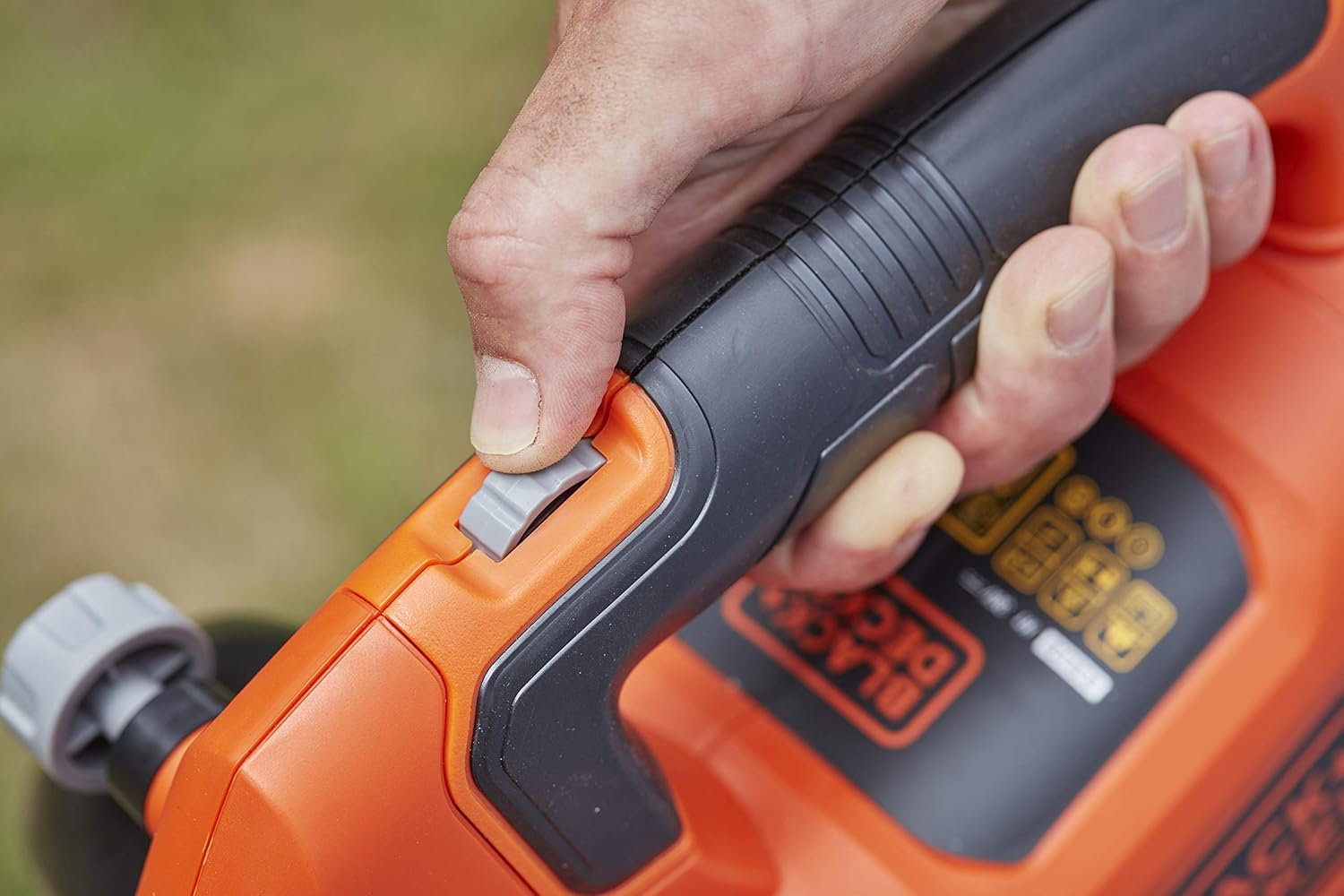 BLACK+DECKER - Aspirateur souffleur Broyeur Sans Fil 36V - Livré avec un sac de 45 L ‎- BCBLV36B-XJ