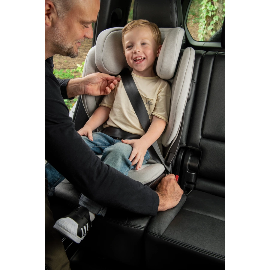 Nuna Kindersitz AACE™ lx i-Size Walnut