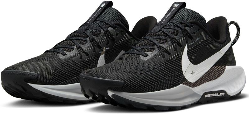 Nike - Pegasus Trail 5 - Damesschoen - Zwart/Wit - Ultra Responsieve ReactX Foam Tussenzool