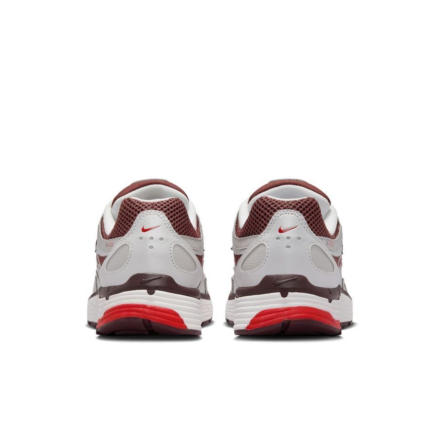 Nike Chaussures P-6000 - Blanc/Rouge/Dark Pony