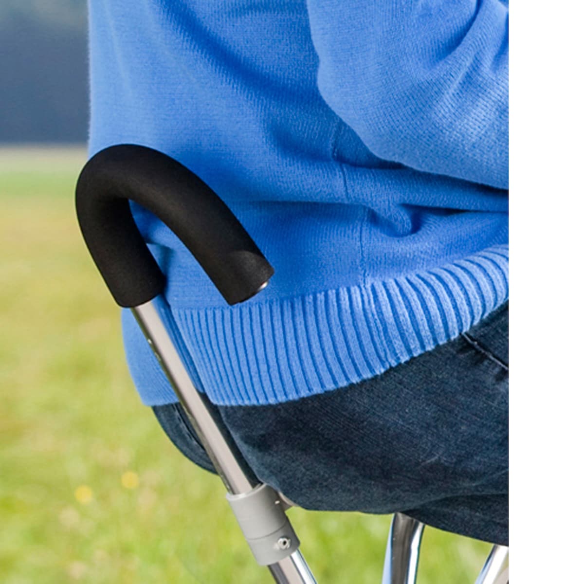 REHAFORUM MEDICAL - Alu-Gehstock mit Sitz, Dreifußgehhilfe, faltbar