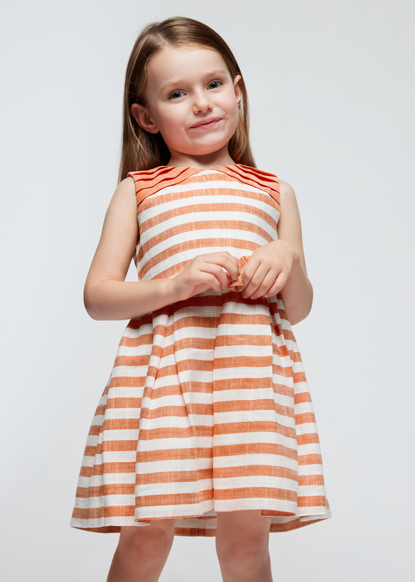 Vestido listrado fúcsia para meninas