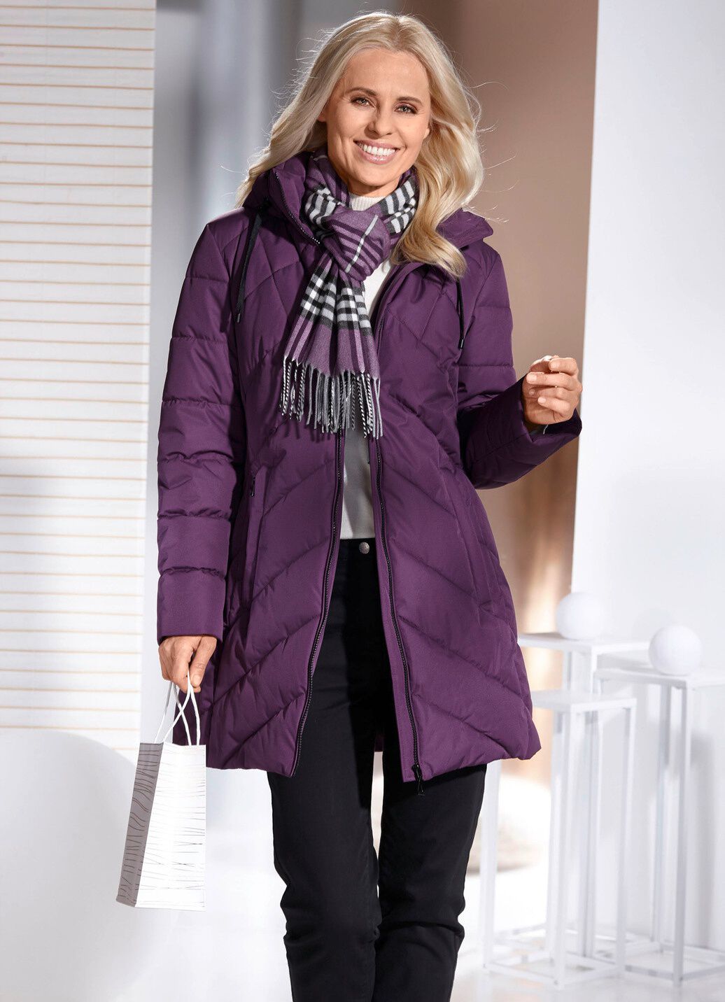 Funktionsjacke mit abnehmbarer Kapuze