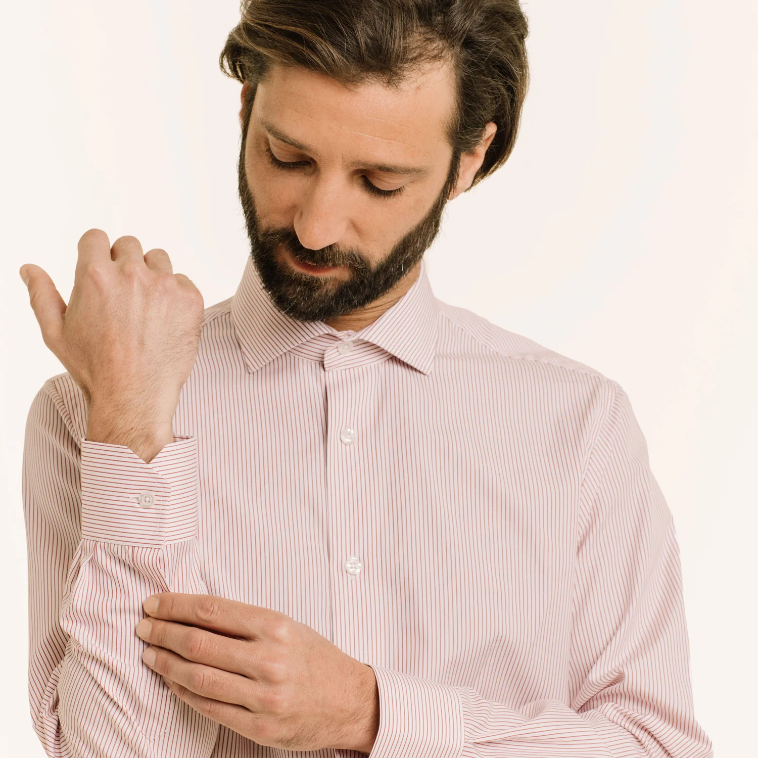 Double-twisted poplin shirt with fine red stripes
