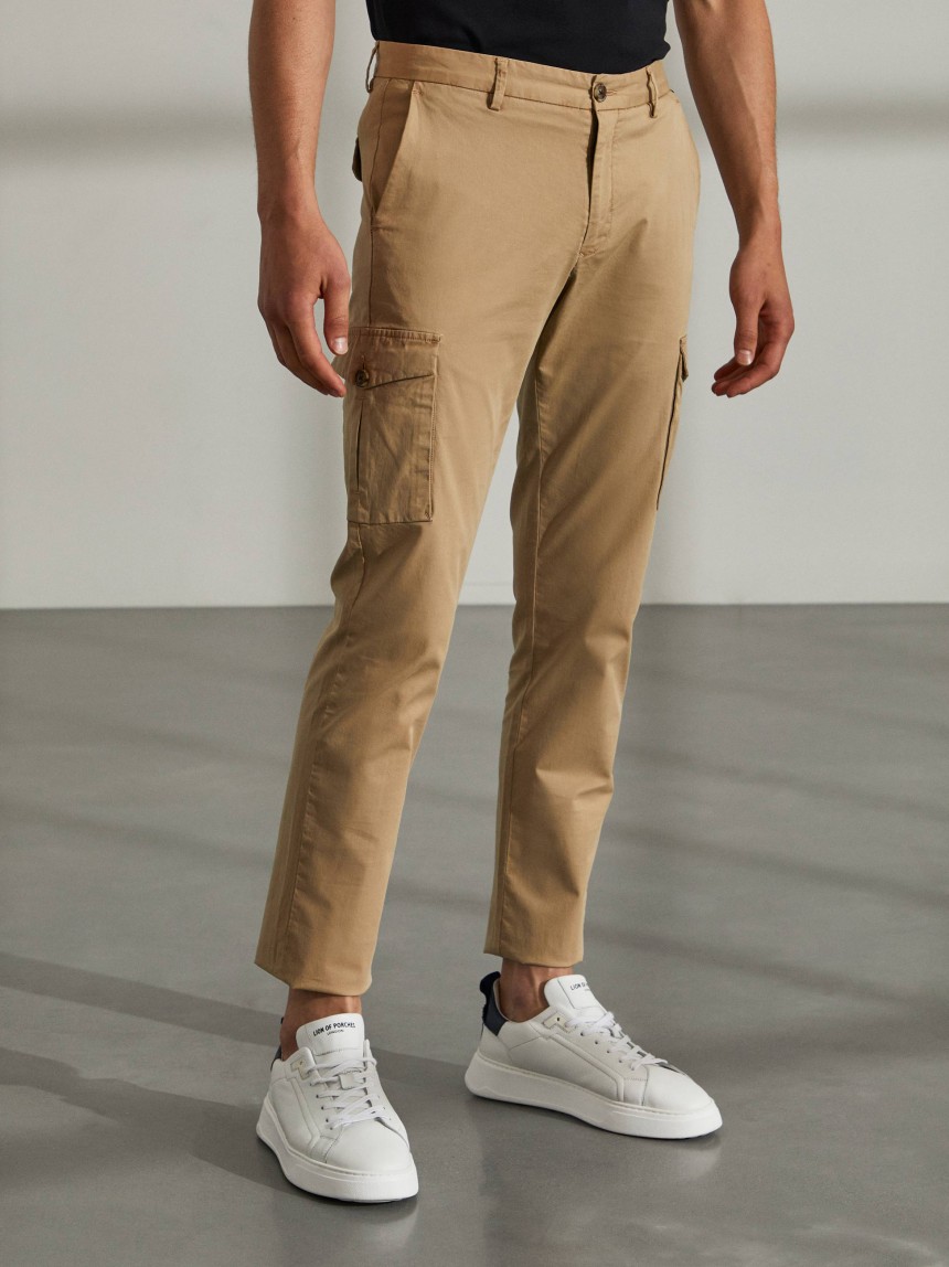 Calças regular fit chino de algodão stretch