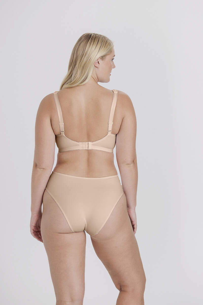 MISS MARY DA SUÉCIA<br>Sutiã pré-moldado Smoothly