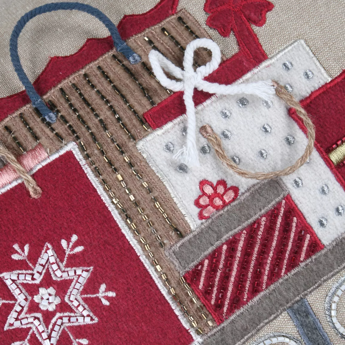 Coussin de Noël rectangulaire coton (40 x 60 cm) Réveillon cadeaux Taupe