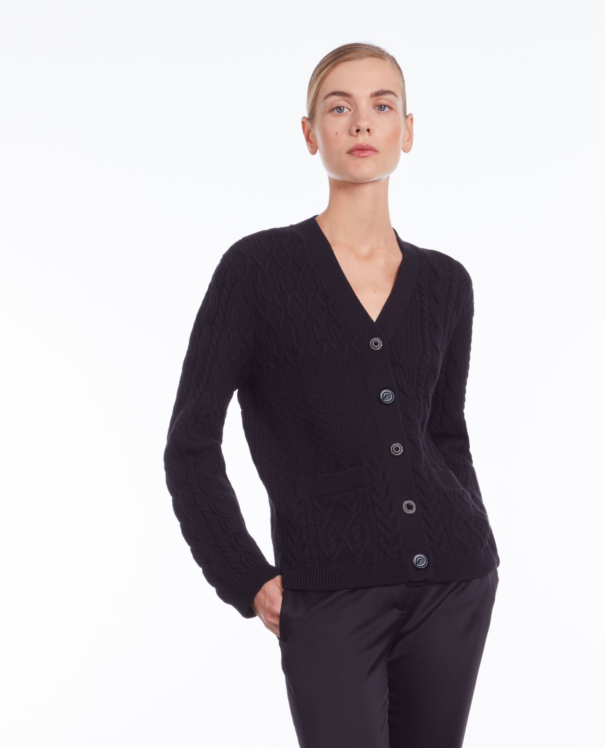 Cardigan noir en laine torsadée