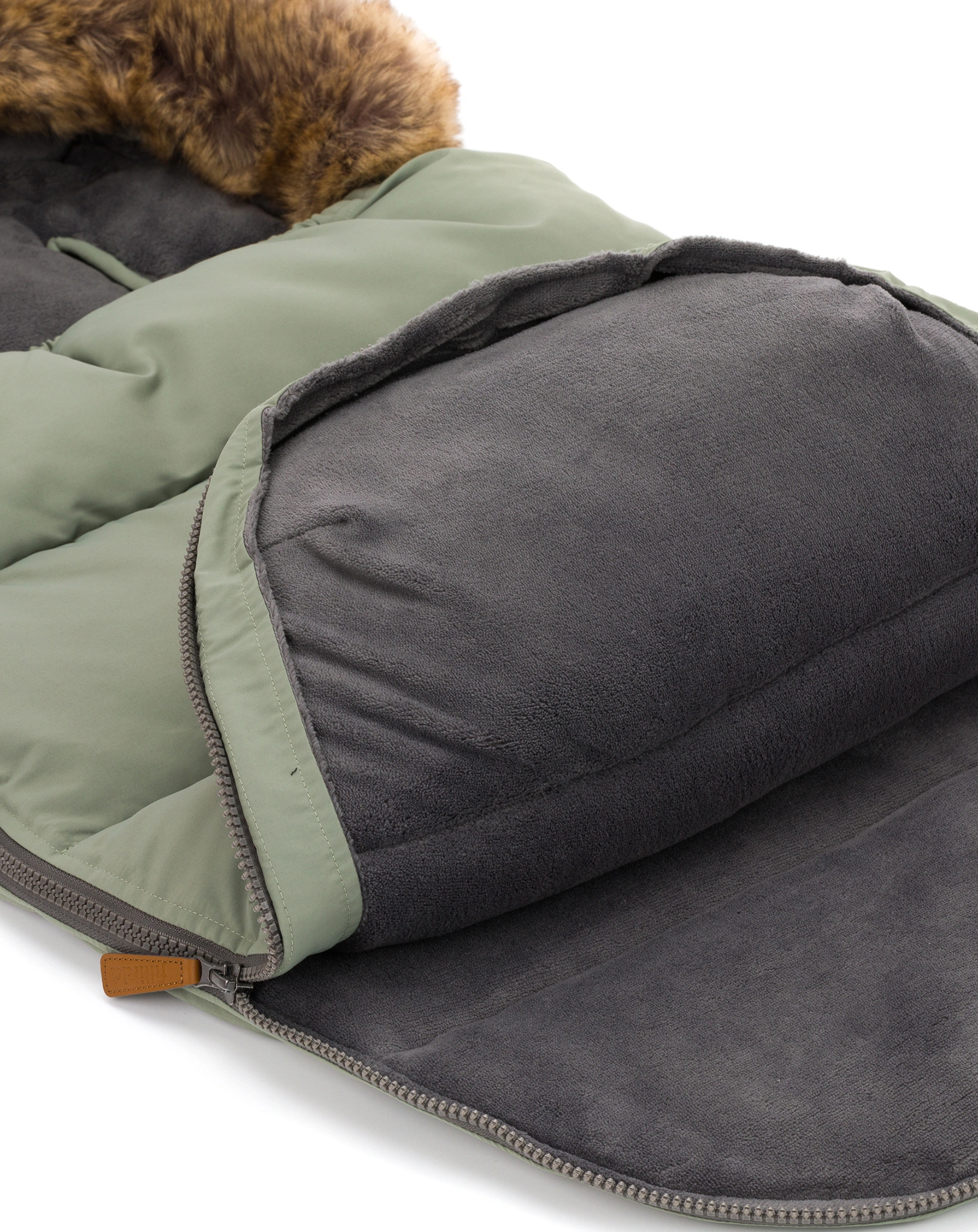 Fußsack MANASLU mit abnehmbaren Kunstfellbesatz in salbei