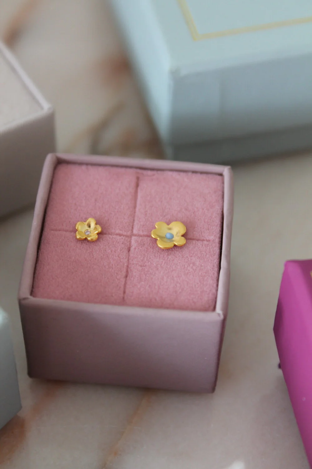 STINE A Jewelry  PlanBørnefonden garden flower Love Box - forgyldt