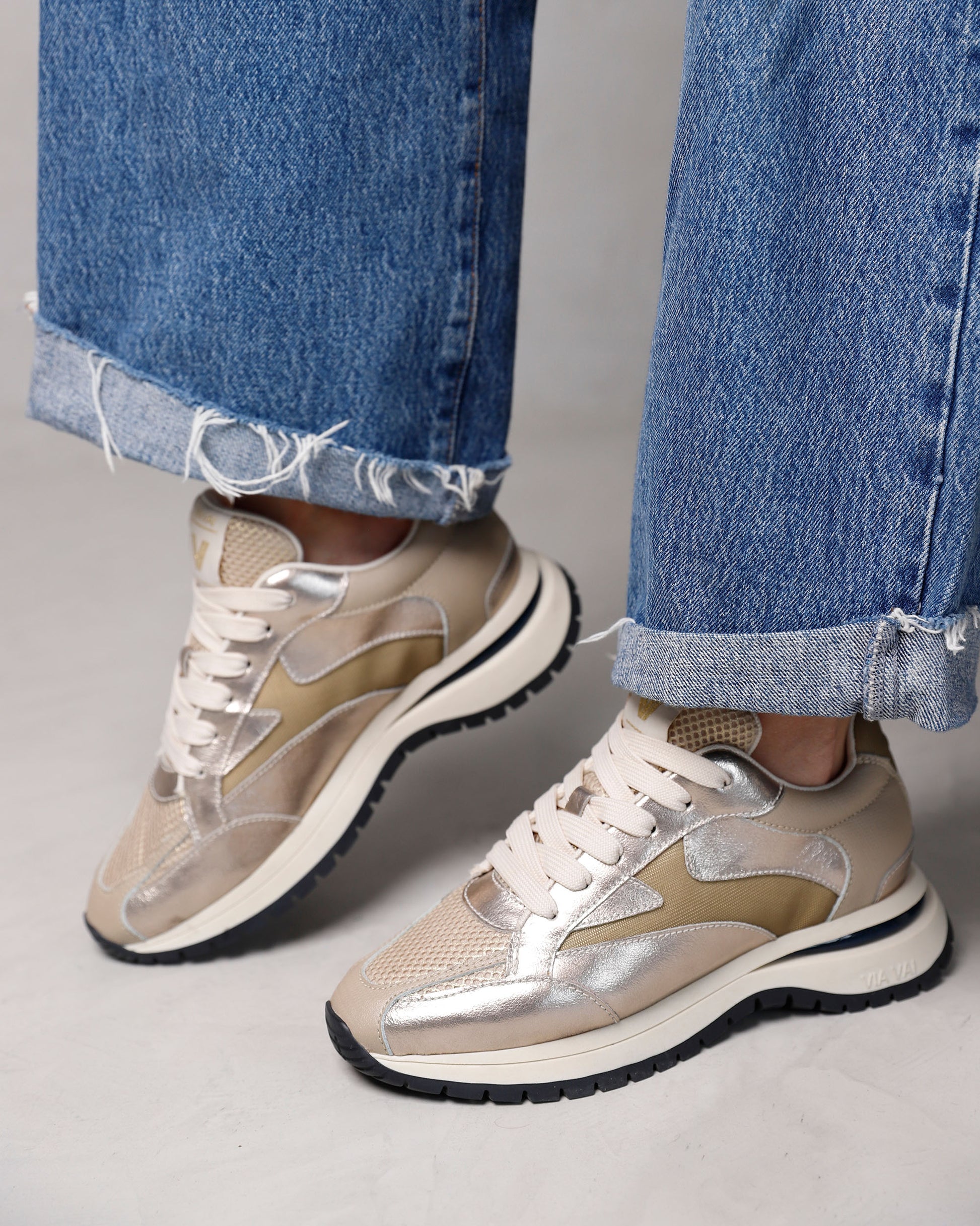 VIA VAI gouden dames sneakers Usher Riggs