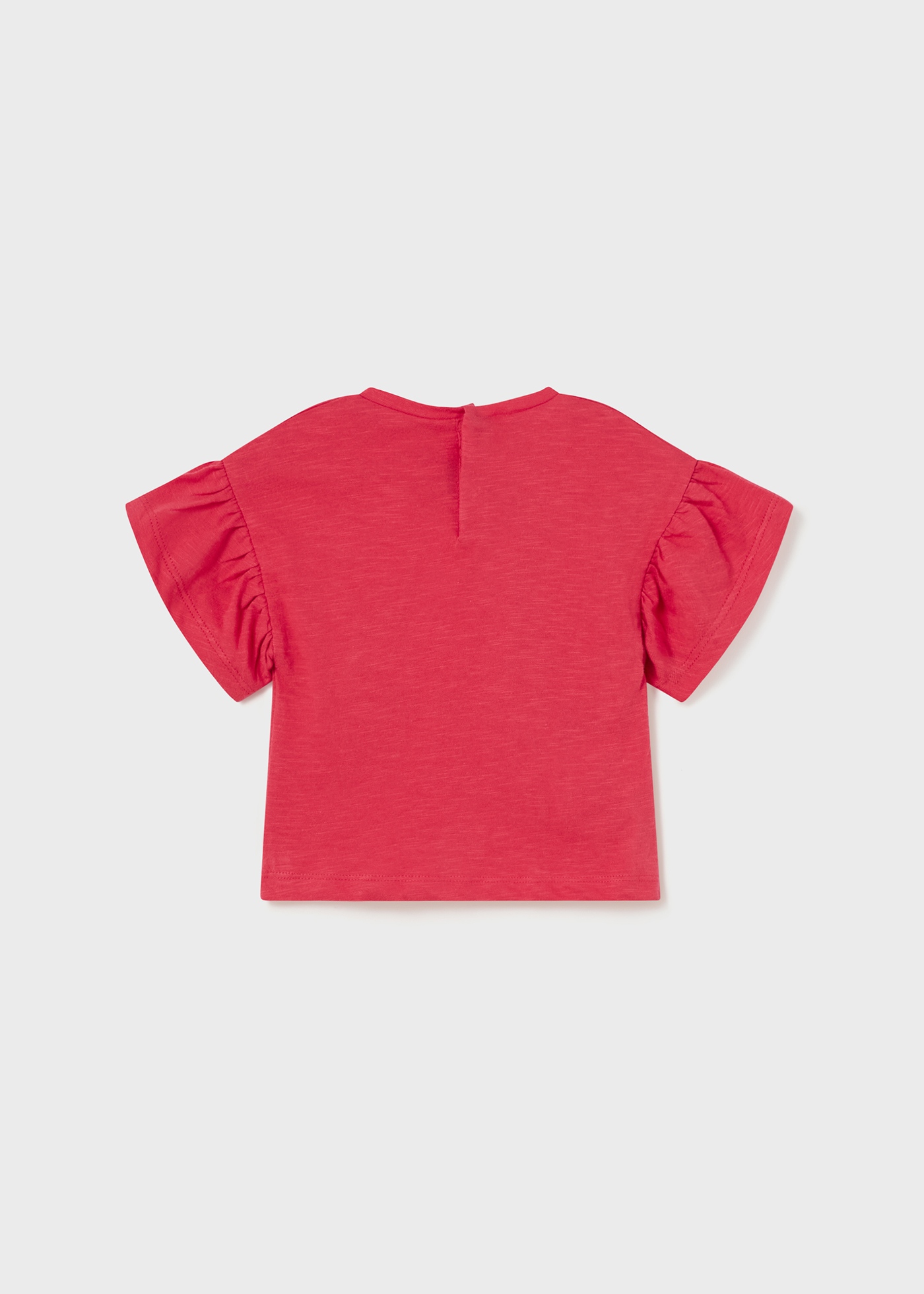 Camiseta infantil com estampa feita em algodão sustentável.