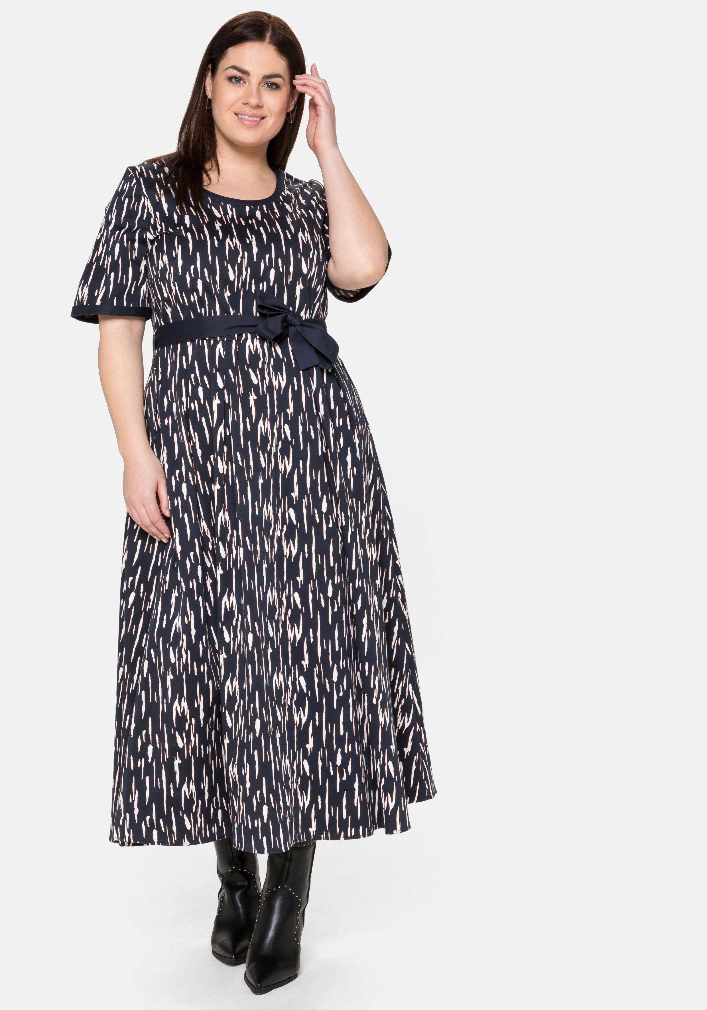Midikleid mit Bindegürtel und Alloverdruck