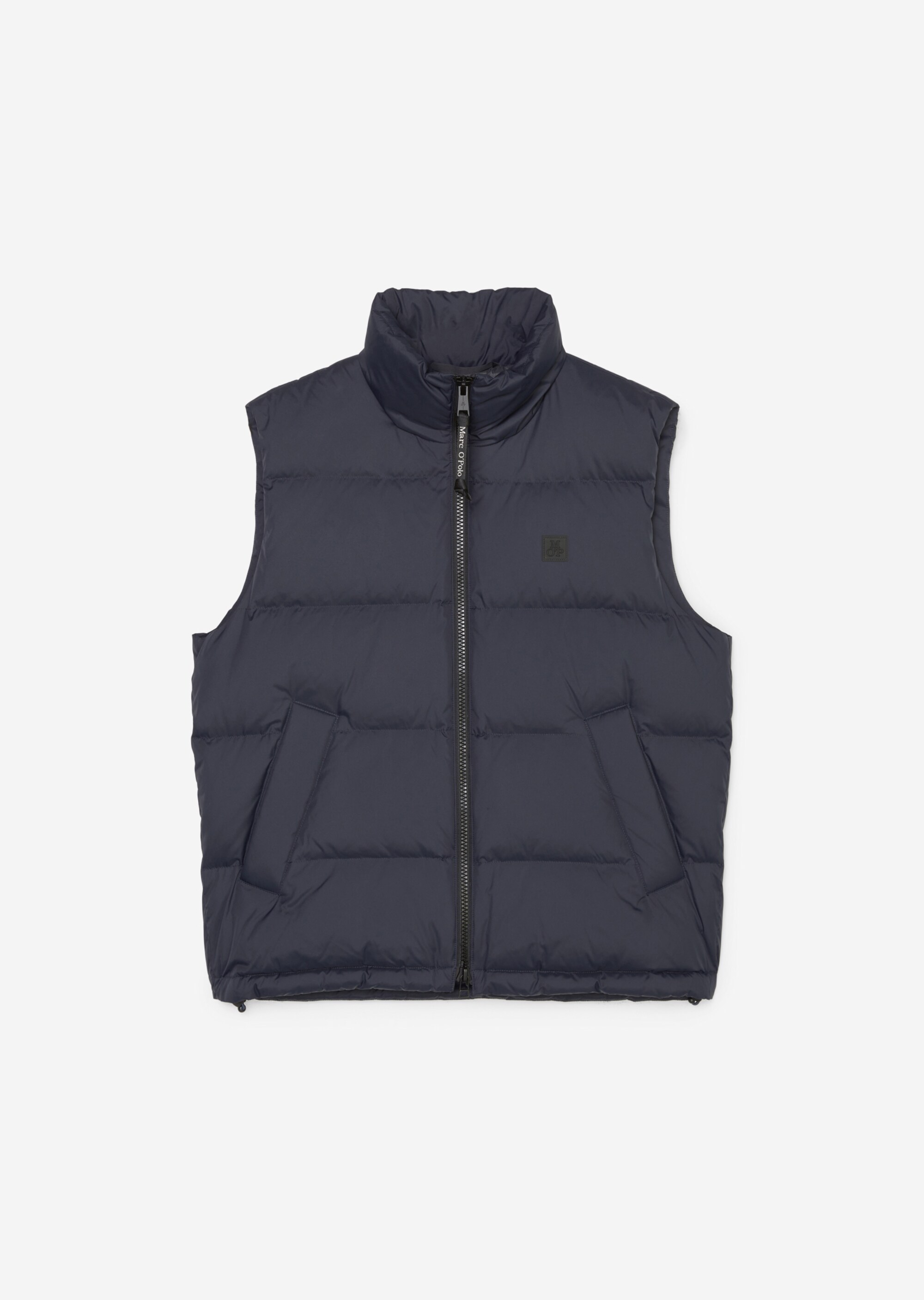 Daunenweste regular mit matter Oberfläche aus recyceltem Polyester
