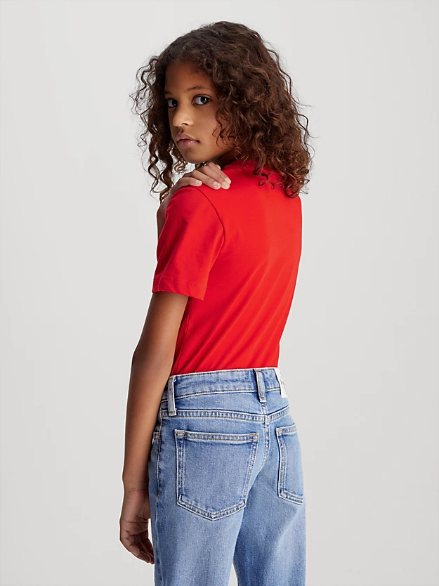 Camiseta infantil com logotipo