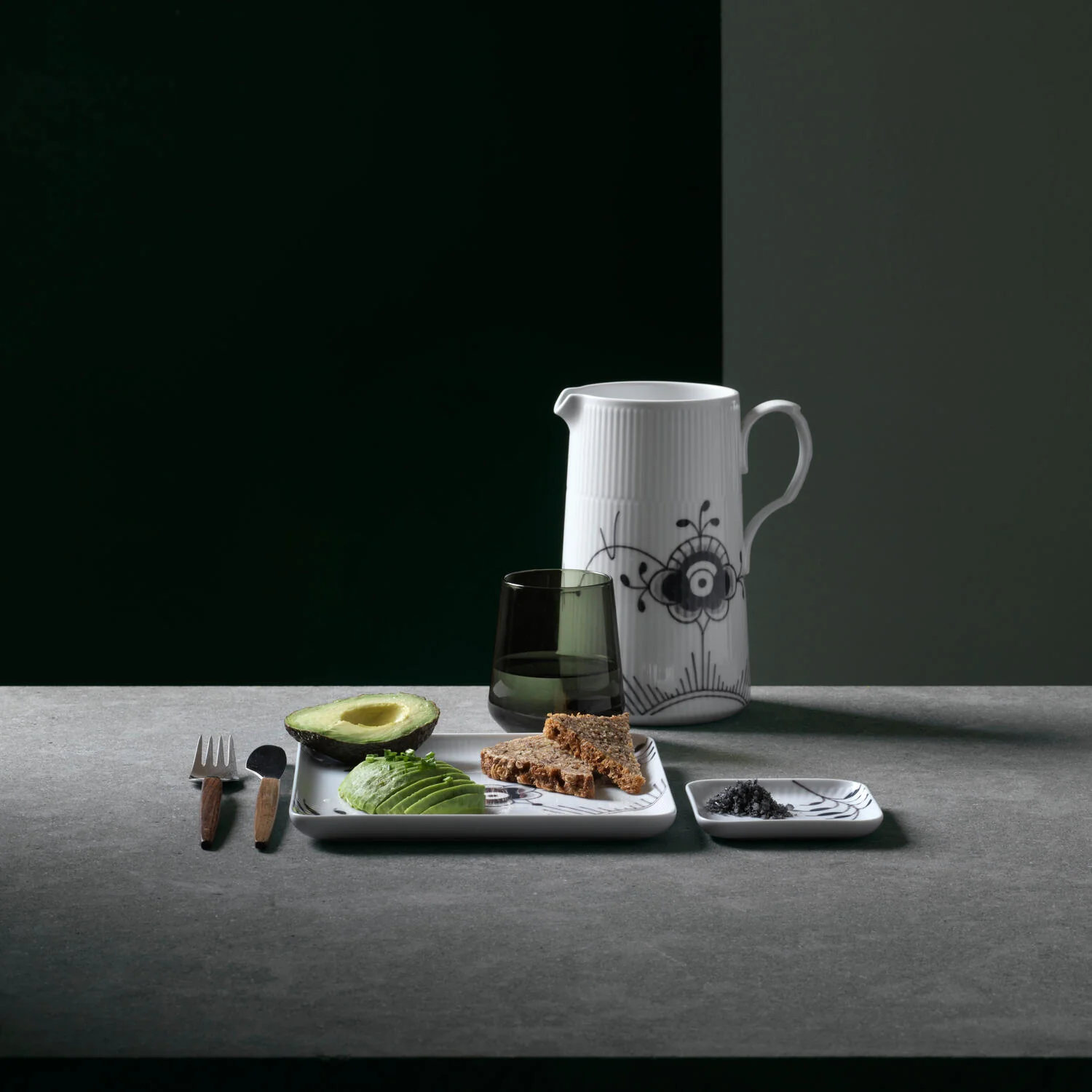 Royal Copenhagen  Sort Mega Riflet serveringsbræt - L15,5 cm