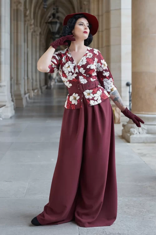 Miss Candyfloss Ladivina Bo floral jumpsuit in wijnrood