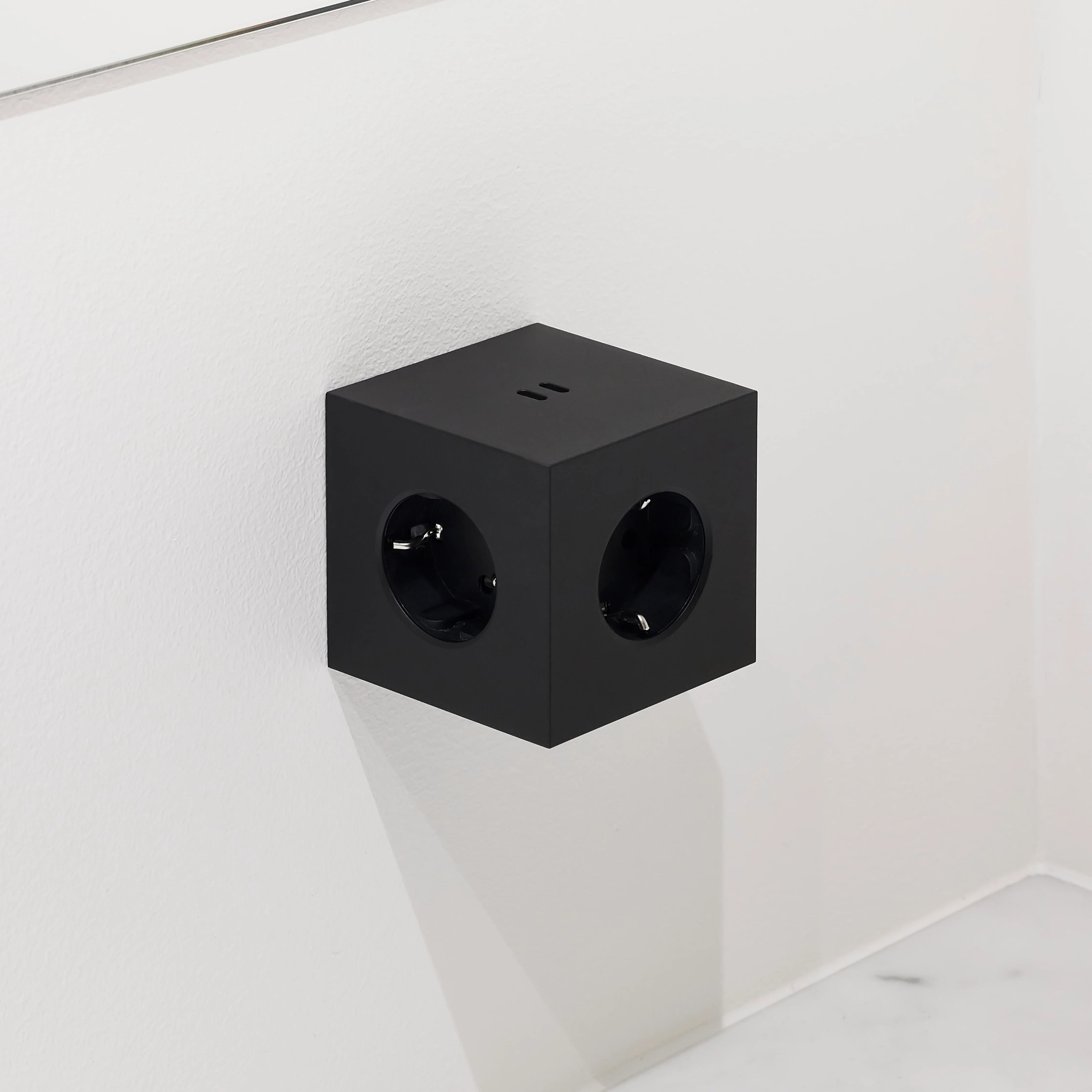 AVOLT  Square 2, USB-C - Sort