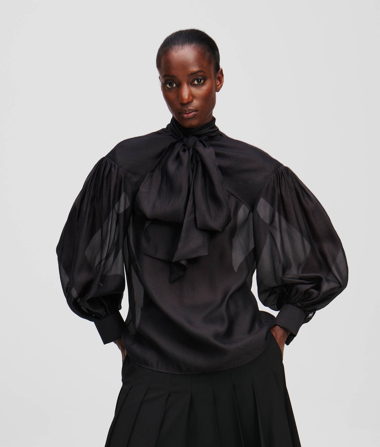 BLOUSE À NŒUD EFFET MÉTALLISÉ - Noir