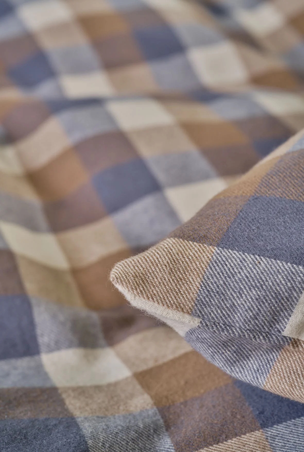 Garnfarget flanell sengesett multi brun - 140x220 cm