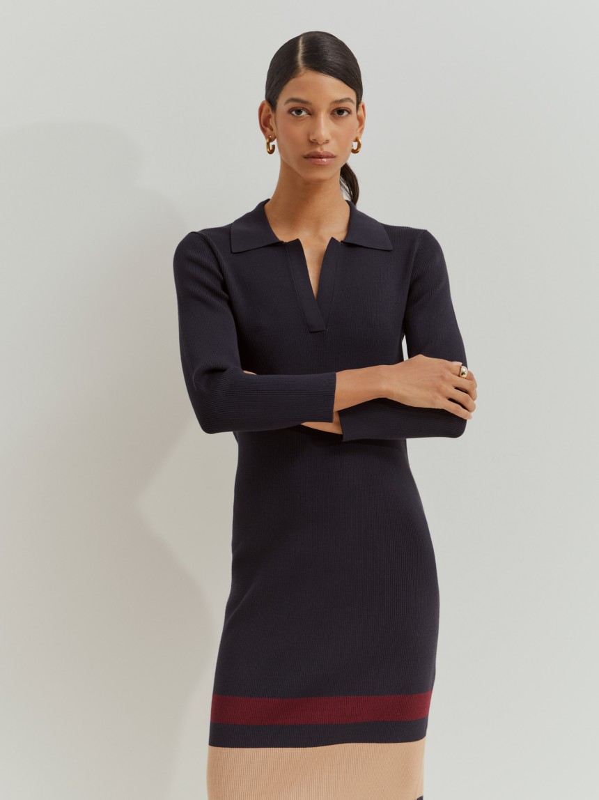 Vestido de malha comprido com decote em V