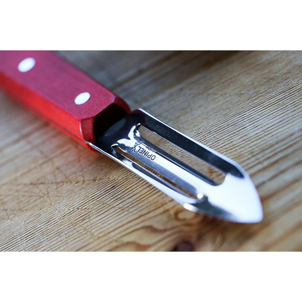 Eplucheur microdenté lame inox 6 cm coloris rouge Opinel