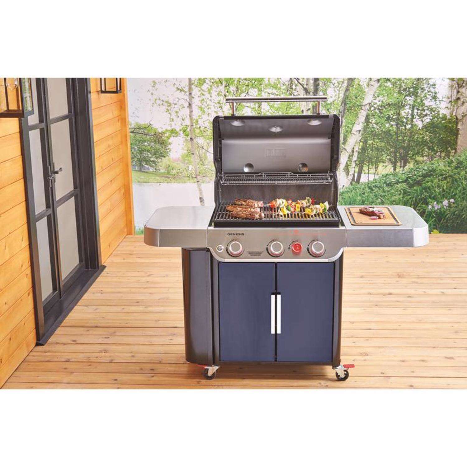 Churrasqueira a gás propano Weber Genesis SA-E-330 com 3 queimadores, cor índigo.