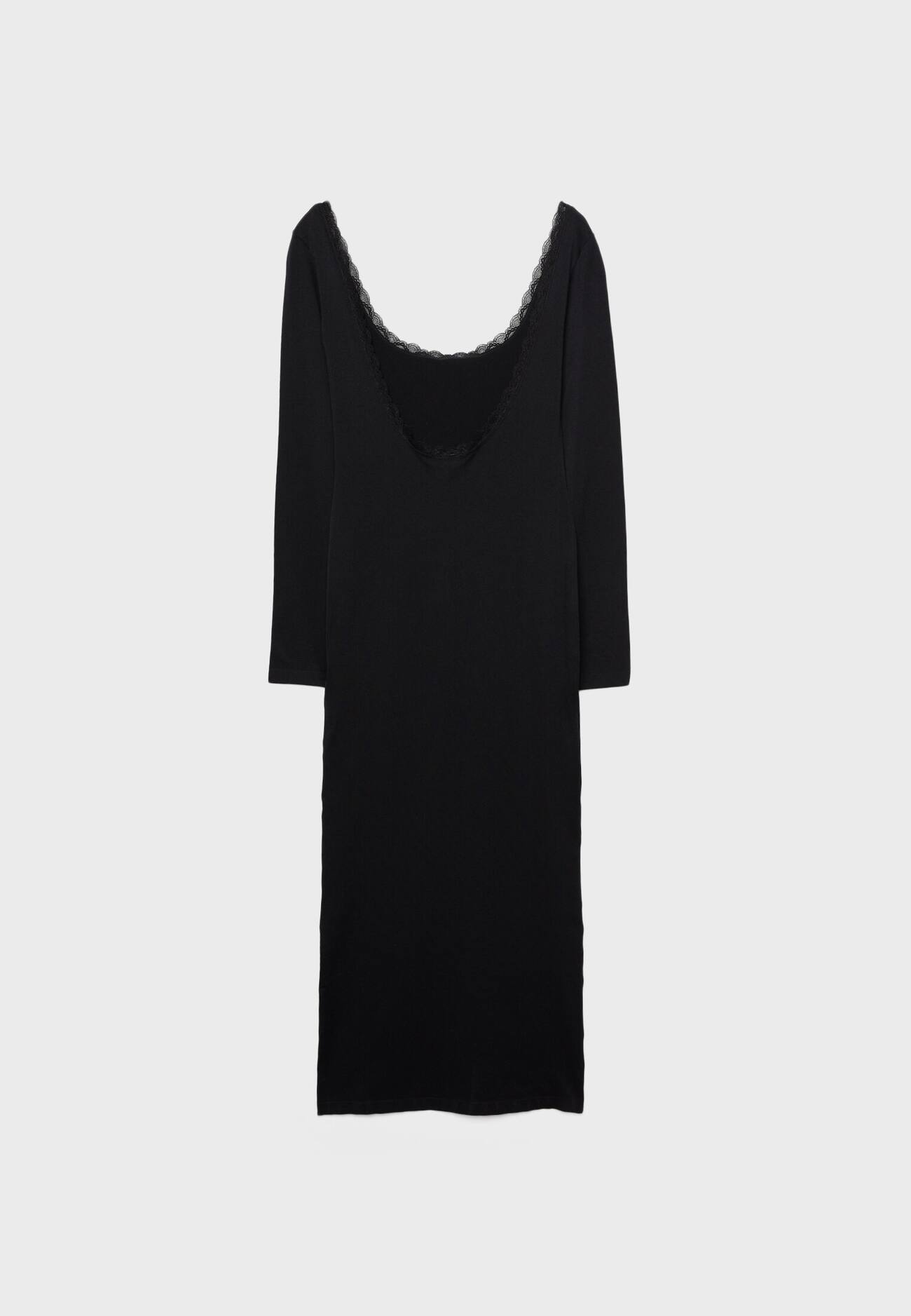 Vestido com detalhes em renda