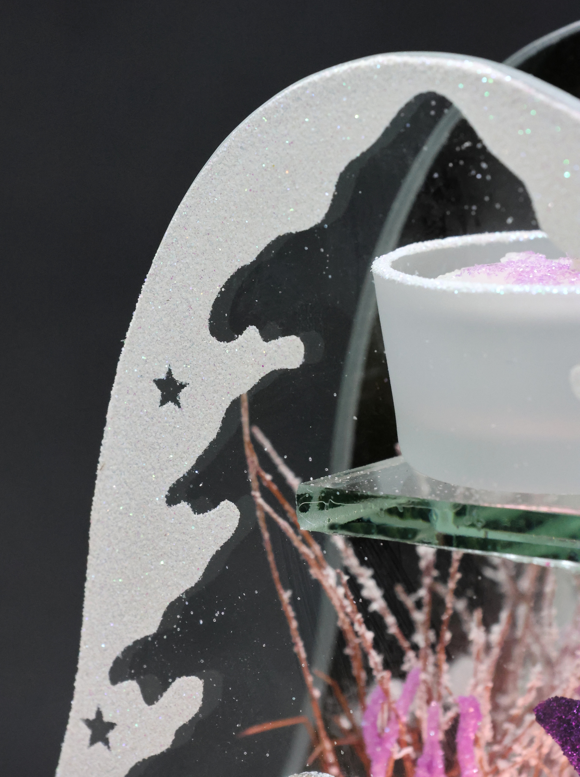 I.GE.A. Teelichthalter »Deko-Objekt mit LED Licht und Teelichtkerze« Mit Tanne Engel Stern Kunstschnee Weihnachtsdeko Geschenk