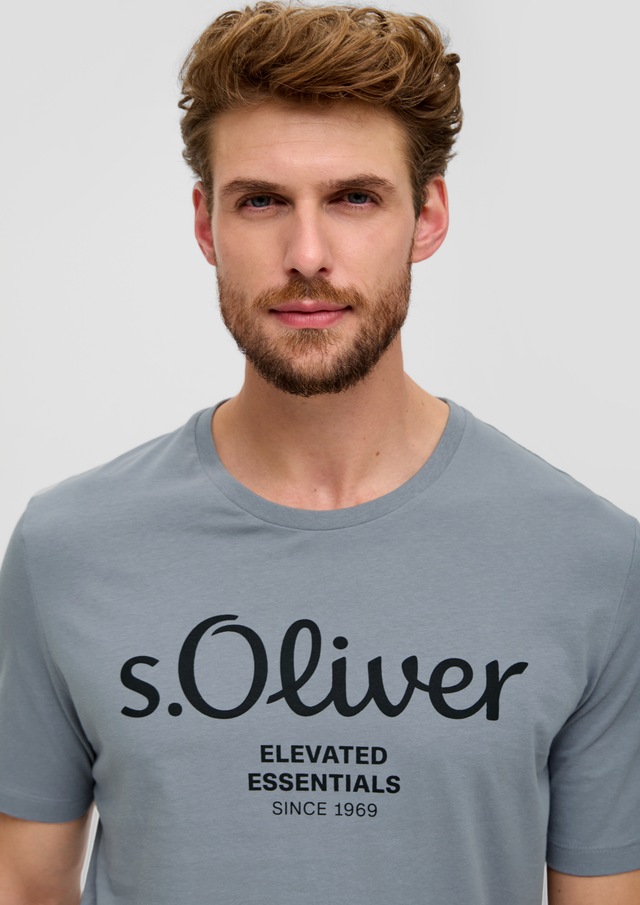 s.Oliver T-Shirt , aus atmungsaktiver Baumwolle