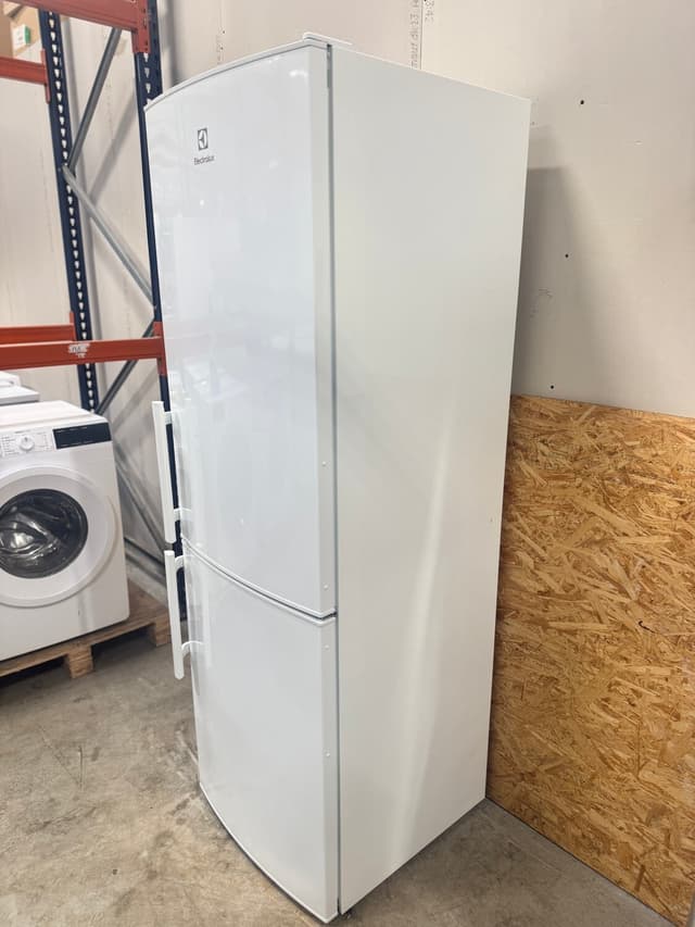 Electrolux køle/fryseskab LNT3LE34W2