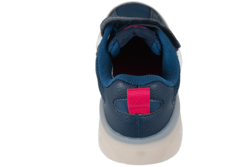 HUMMEL DAYLIGHT JR SKO I MØRKEBLÅT TEKSTIL MED LYS