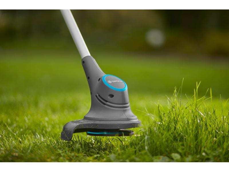 GARDENA Akku-Trimmer SmallCut 23/18 V P4A Ready-To-Use Set Besonders leichter Akku-Trimmer für müheloses Trimmen von Rasenkanten