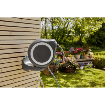 Gardena wandslangenbox Roll Up 15 meter grijs/wit incl. tuinspuit