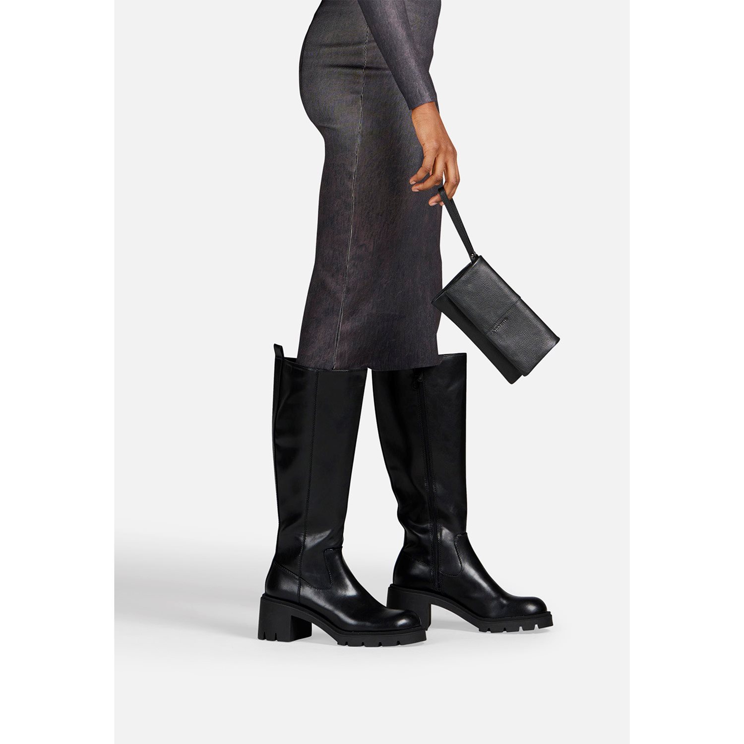 Burkely Radiant Raeven Phone Bag black