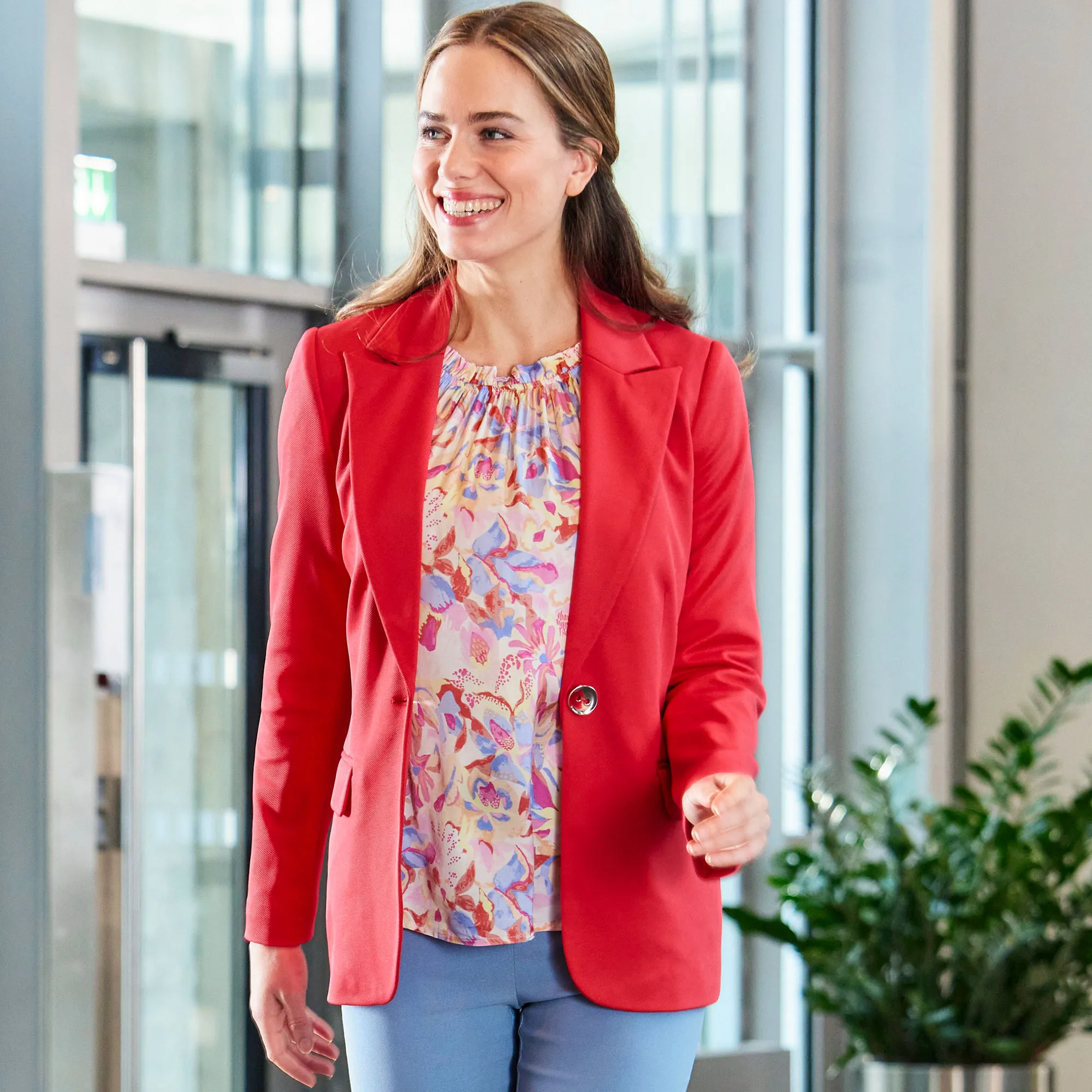 Damen-Blazer mit schickem Kragen