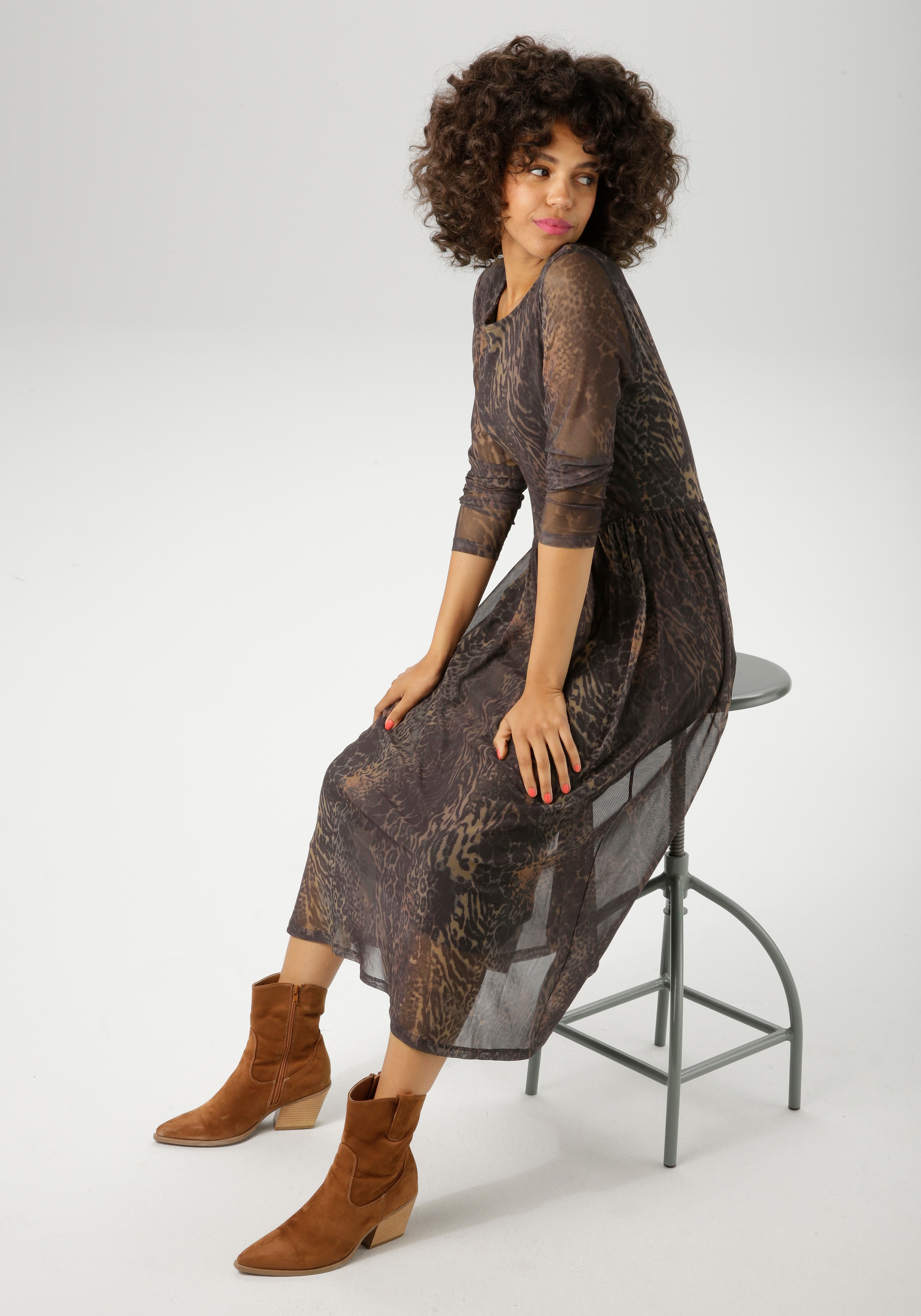 Aniston CASUAL Midikleid mit fantasievollem Animal-Print - NEUE KOLLEKTION
