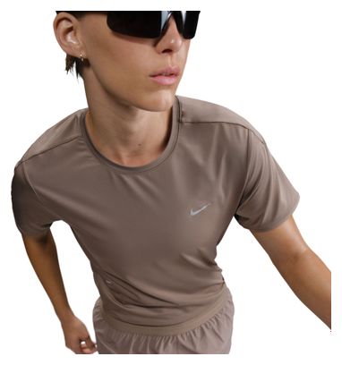 Maillot manches courtes Nike Dri-Fit Swift Marron Femme