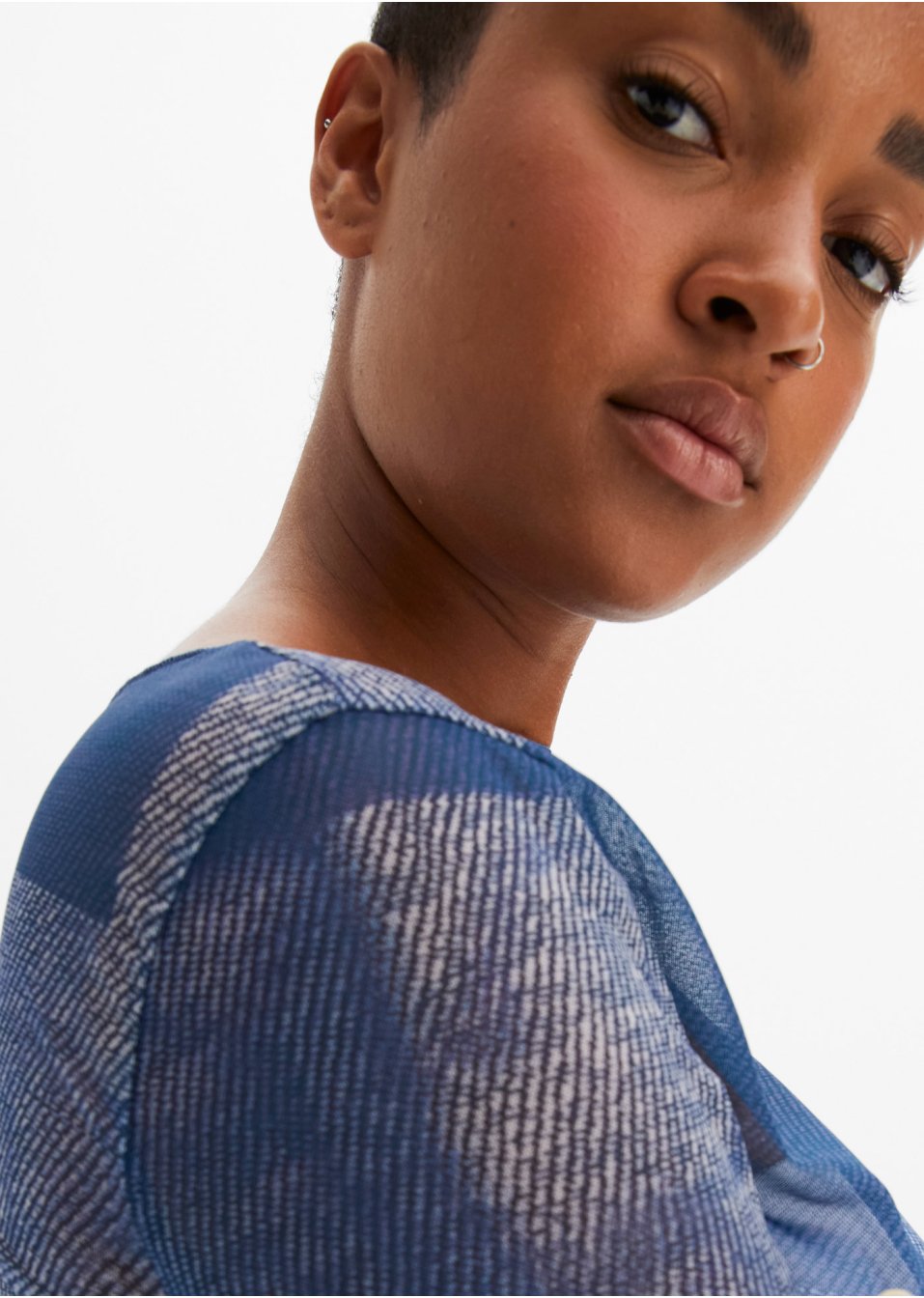 T-shirt en mesh asymétrique