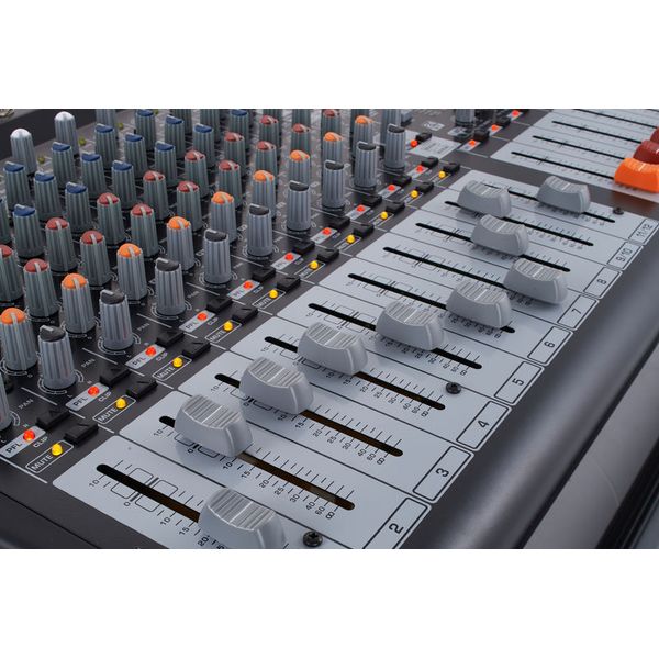 Behringer PMP4000