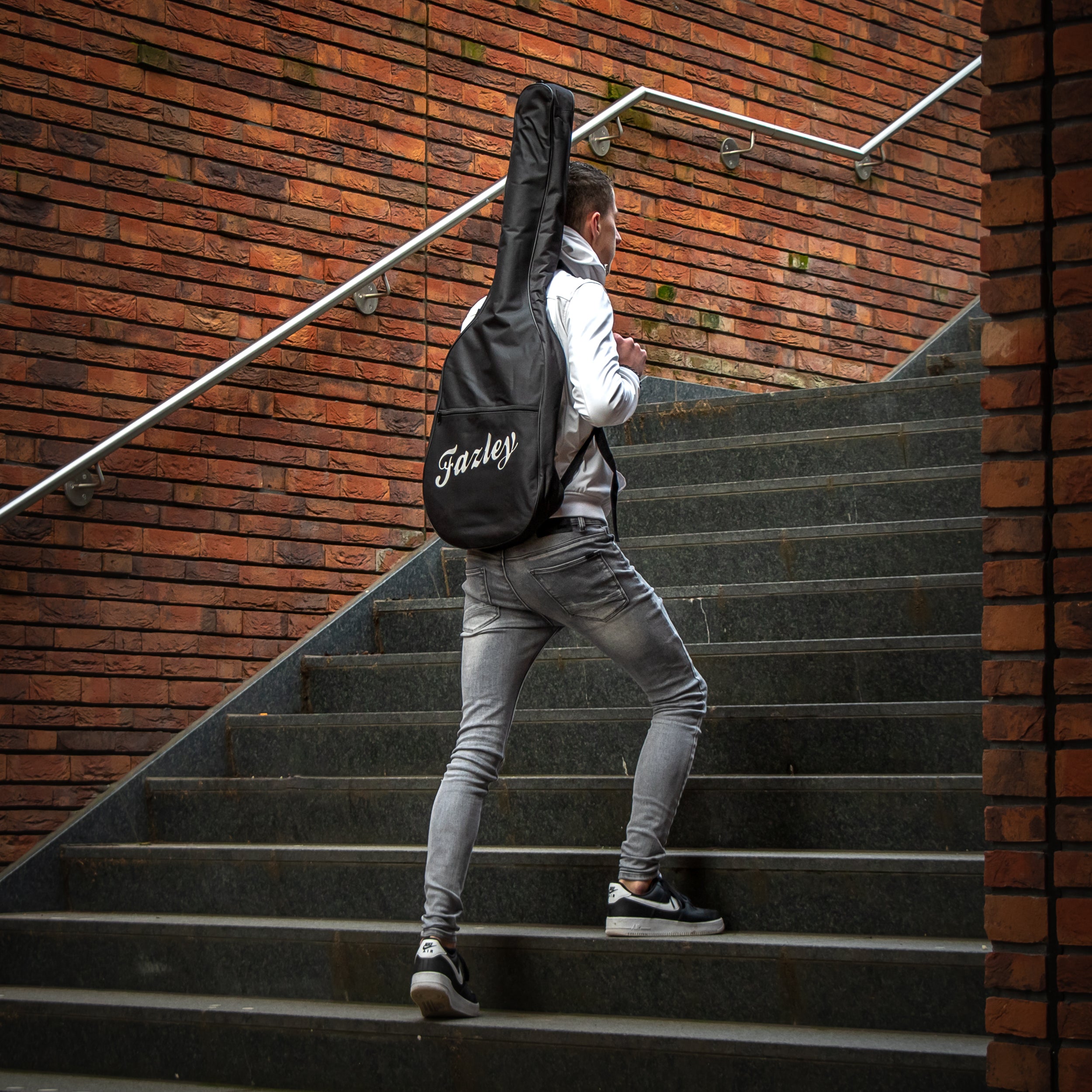 Fazley Carrier B4EB Basic gigbag voor elektrische gitaar zwart