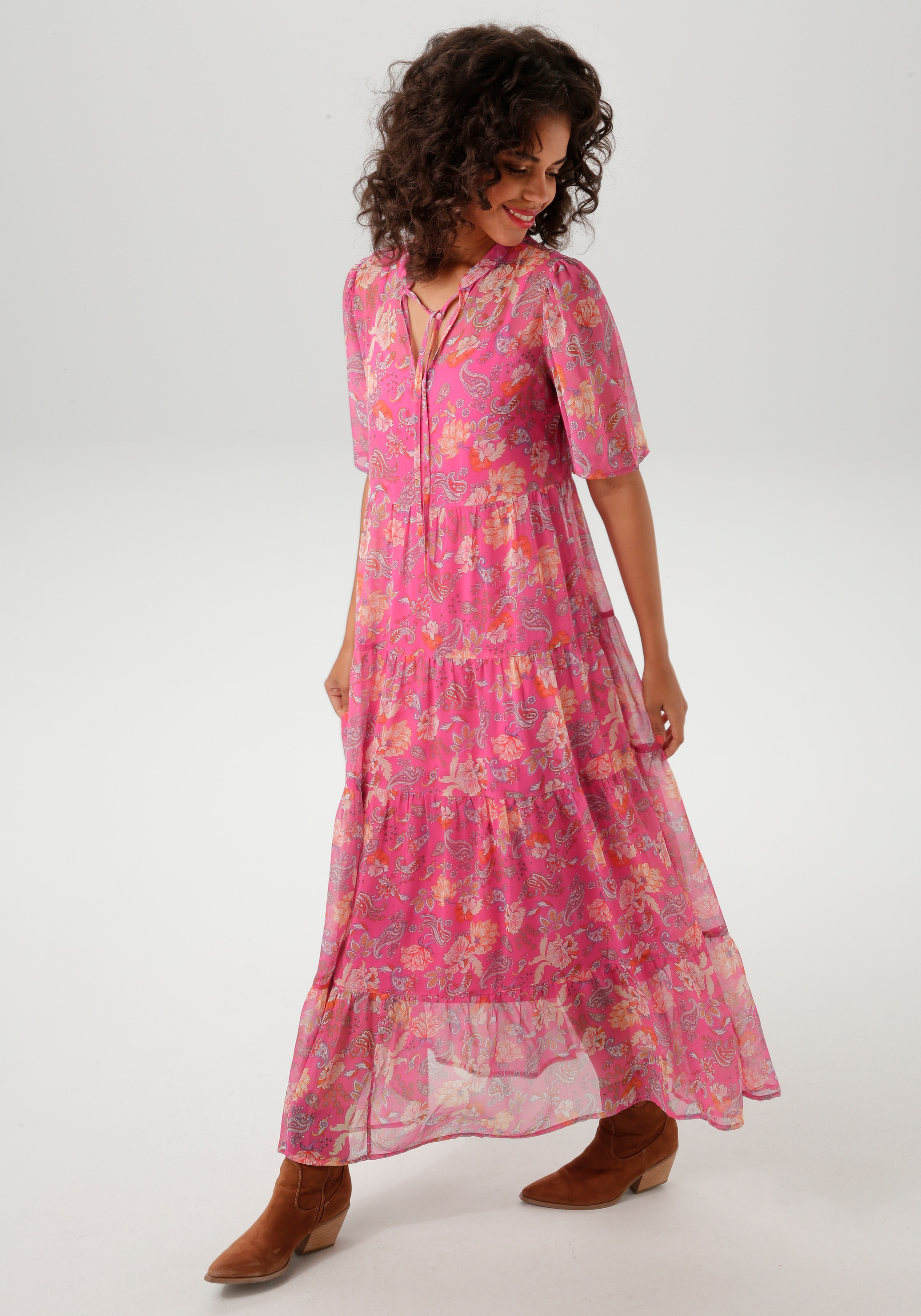 Aniston CASUAL Sommerkleid mit fantasievollem Blumen- und Paisley-Druck