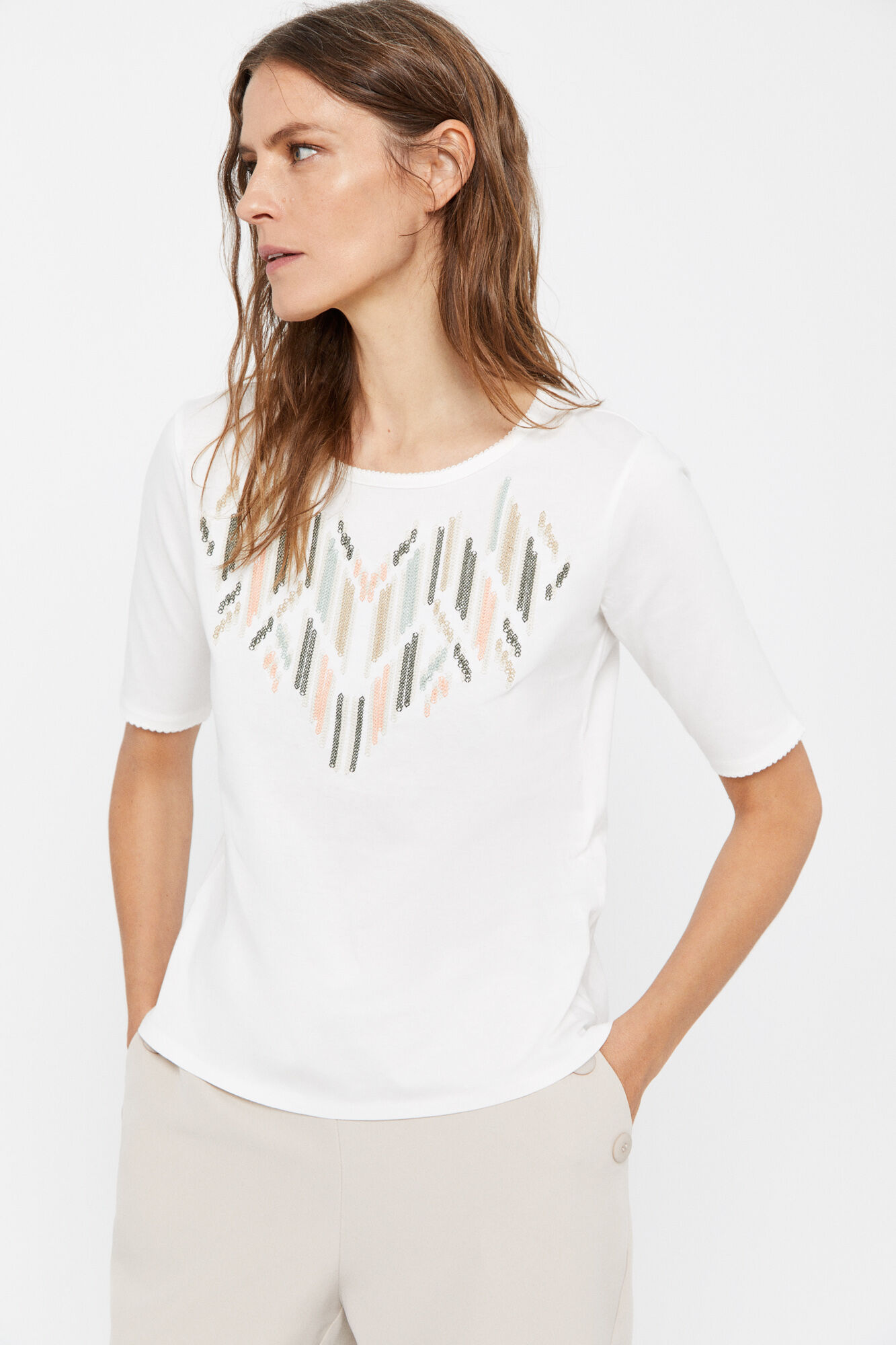 Camisa com borda geométrica - Branca