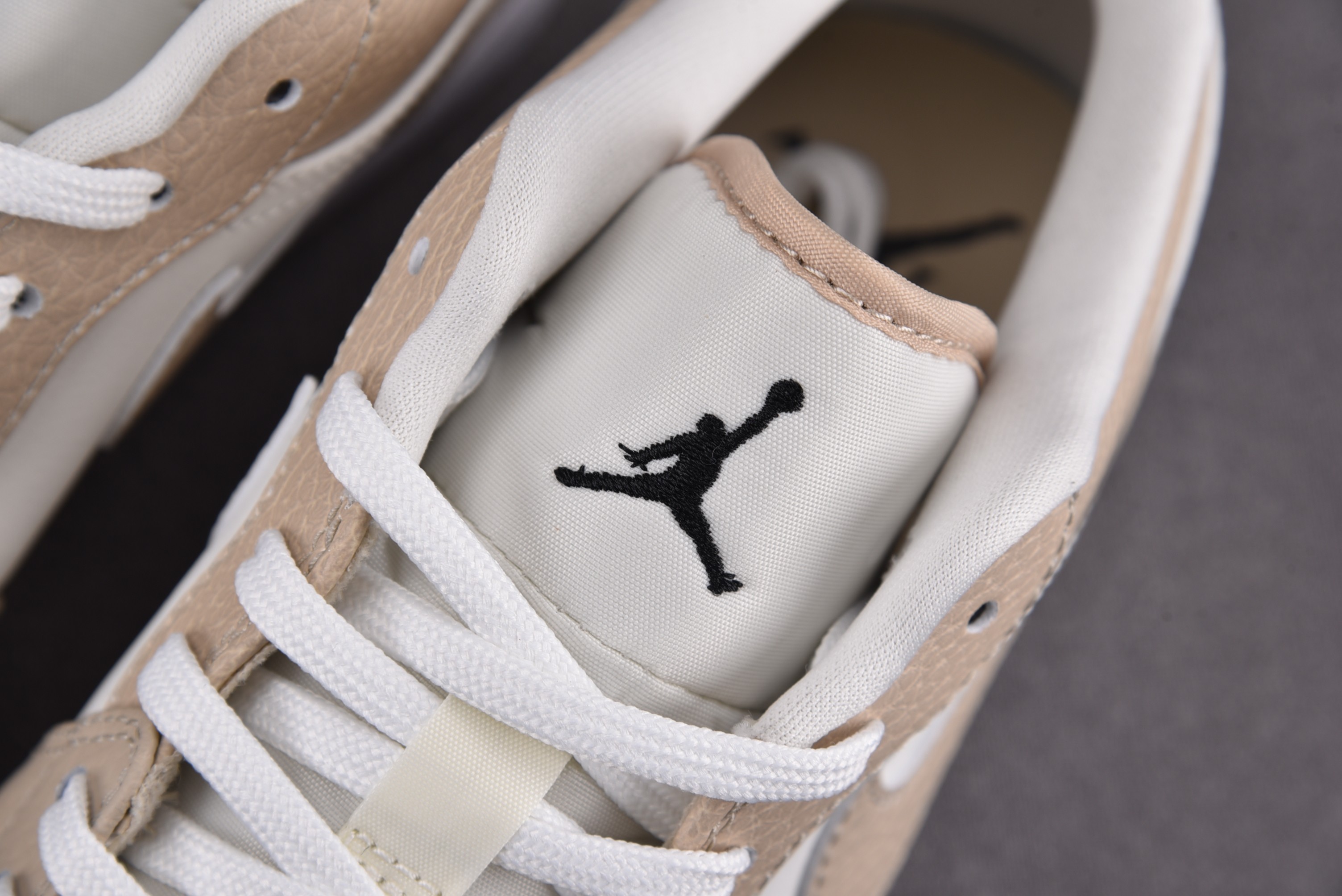 Jordan 1 Low SE Sail Rattan University Red